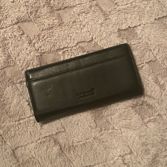 Bi-Fold Wallet with RIFD-Blocking Technology - Picture 2 of 6